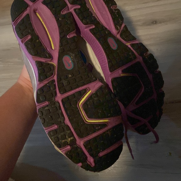 Women’s Nike shoes size 7 - Picture 4 of 5